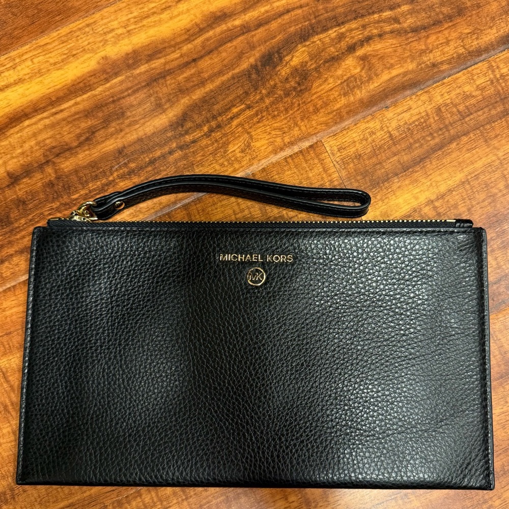 🌊Buy 2 get 1 Free 🌊 Michael Kors Black Wallet Clutch